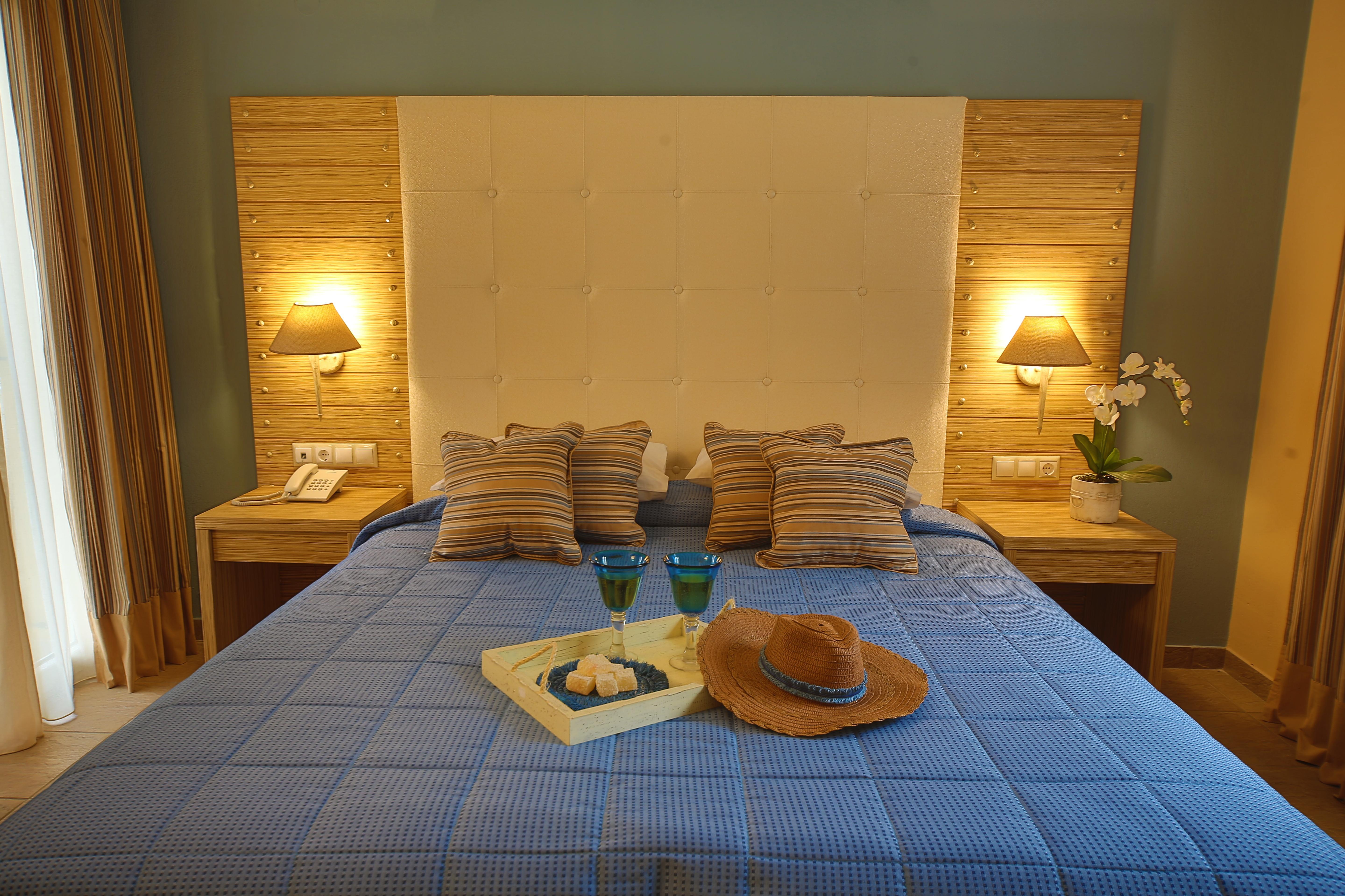Dolphin Bay Seaside Resort & Suites Galissas Exterior foto