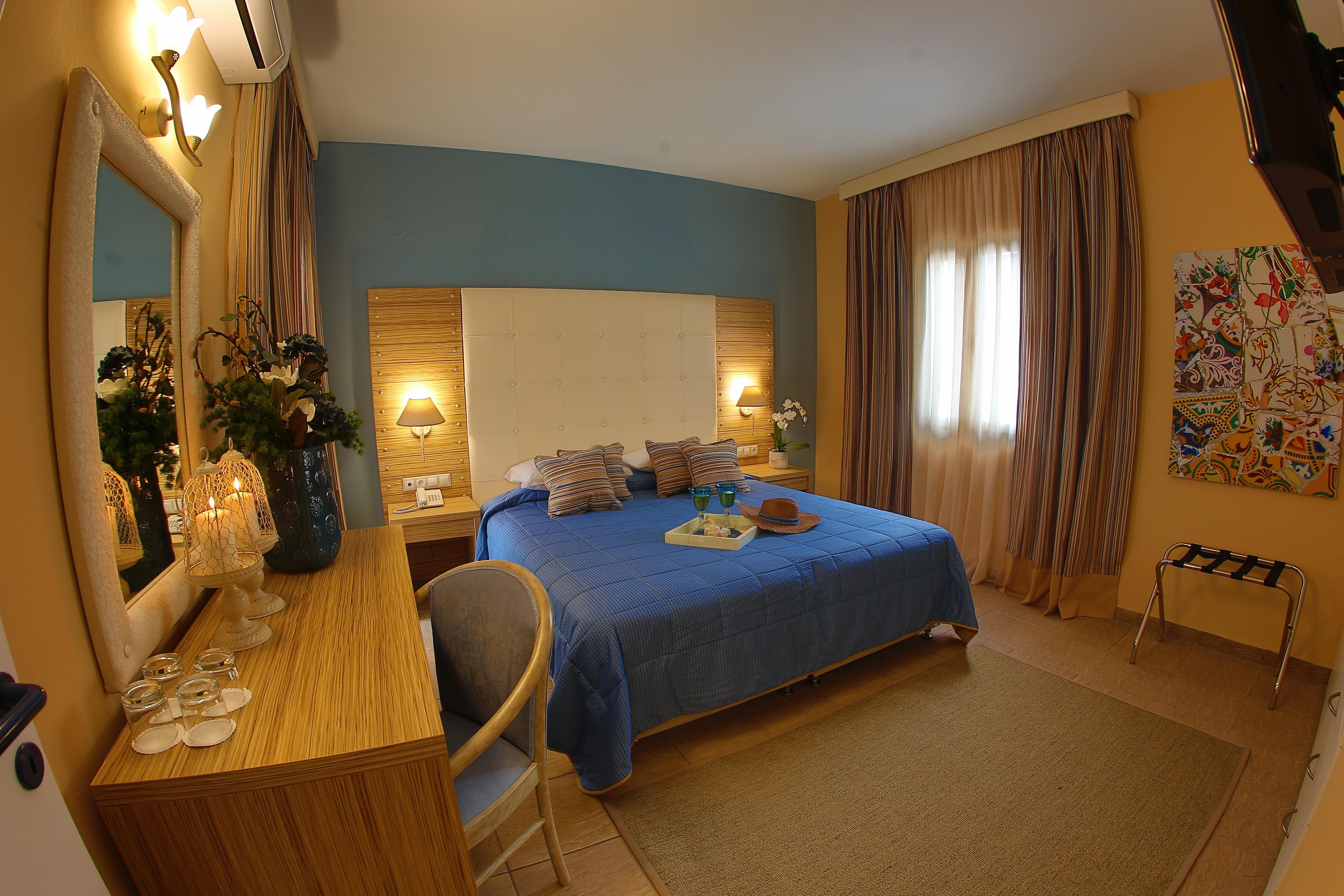 Dolphin Bay Seaside Resort & Suites Galissas Exterior foto