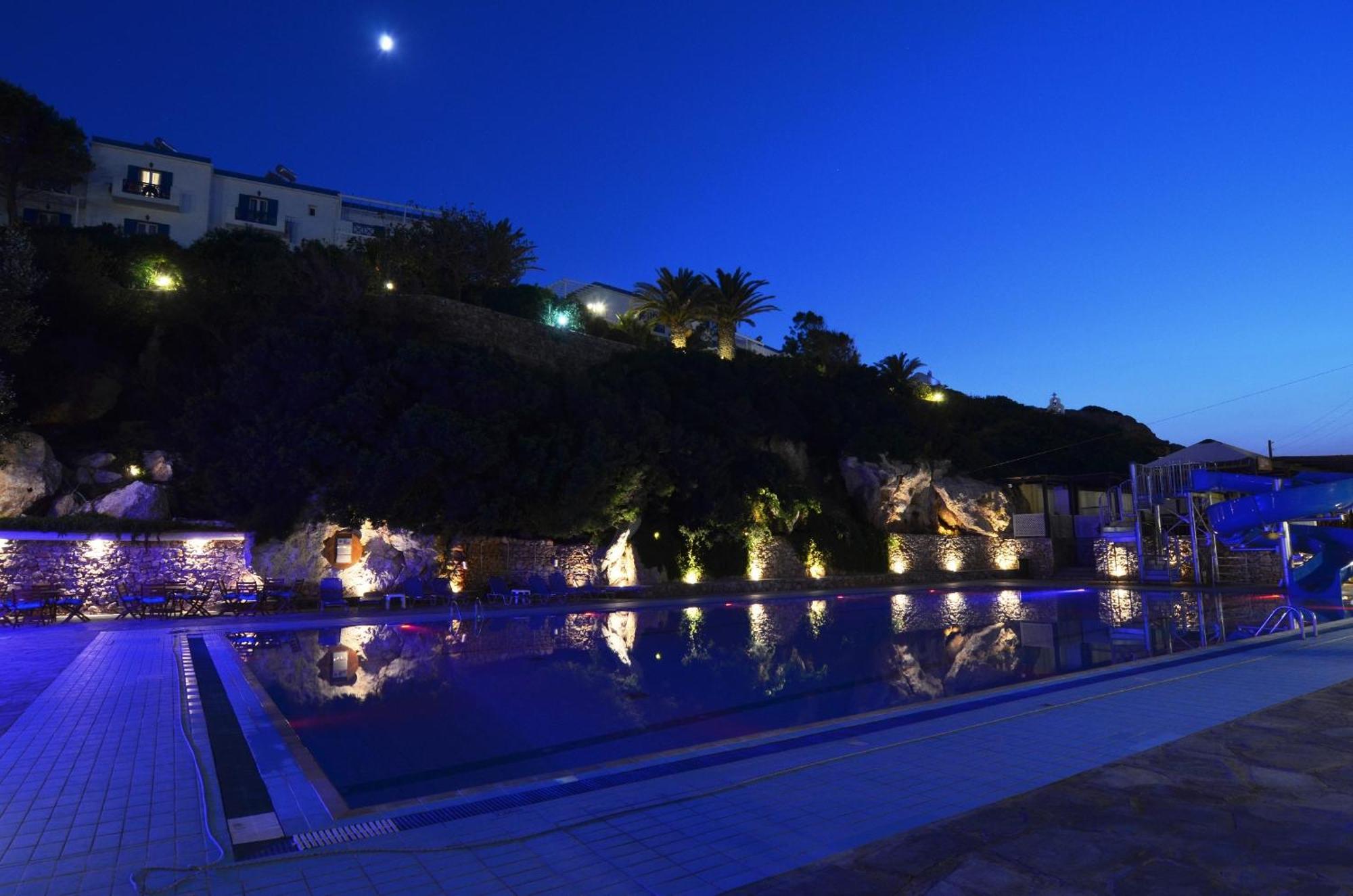 Dolphin Bay Seaside Resort & Suites Galissas Exterior foto
