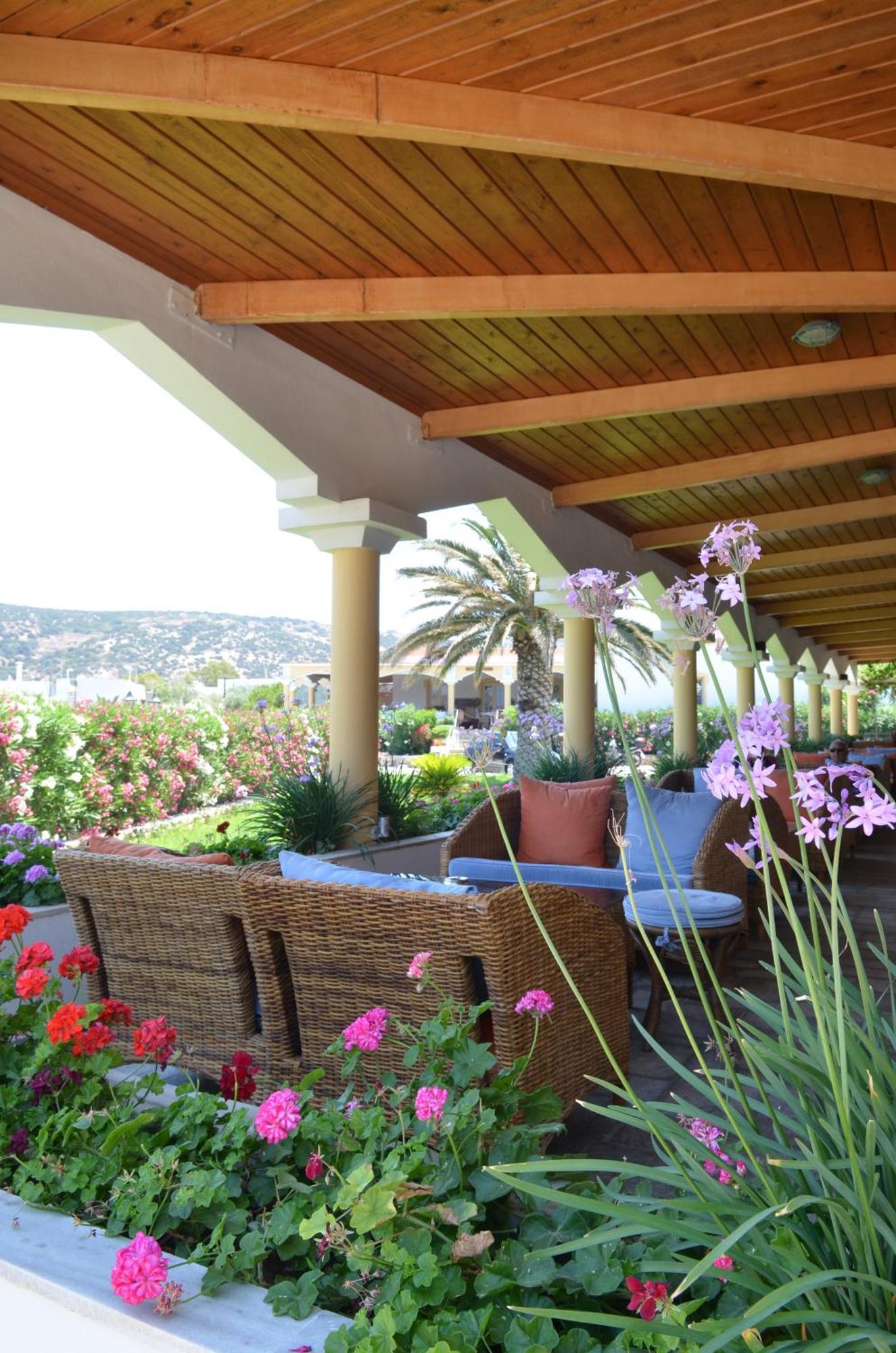 Dolphin Bay Seaside Resort & Suites Galissas Exterior foto