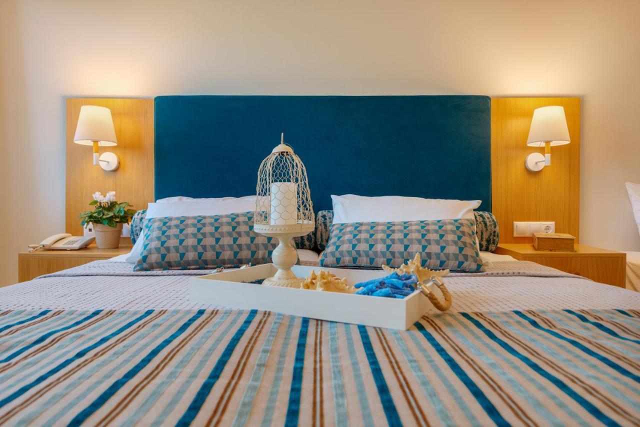 Dolphin Bay Seaside Resort & Suites Galissas Exterior foto